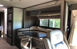 2016 Winnebago Brave 27b