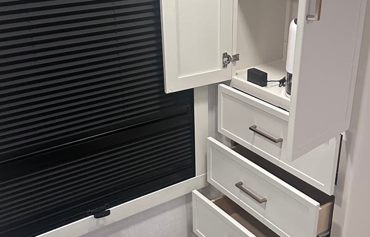 You won’t find a 30ft trailer with this much clothing storage!! Fantastic!!