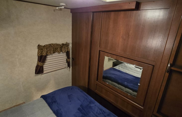 Master Bedroom, Queen Bed