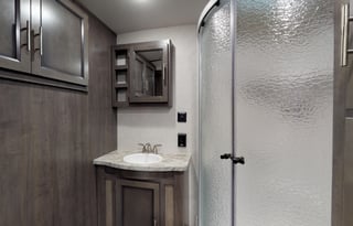 4 Bunks,King bed,1 1/2 Bath,3 slides,Fully stocked