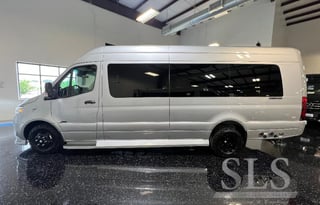 2024 Midwest Automotive Designs Daycruiser D6