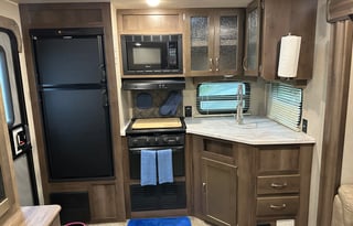 Wanderer-For Couples Who Love to Travel in Comfort