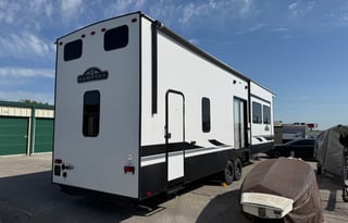 2023 Cross Roads RV Hampton HP370FDL