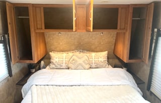 2010 Jayco Jay Feather 23K