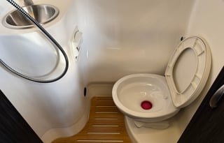 Hilda the Explorer! Great MPG, Solar & Generator!