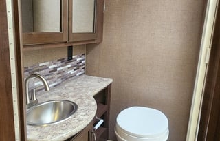 32' Bunkhouse  - Your Home Away From Home