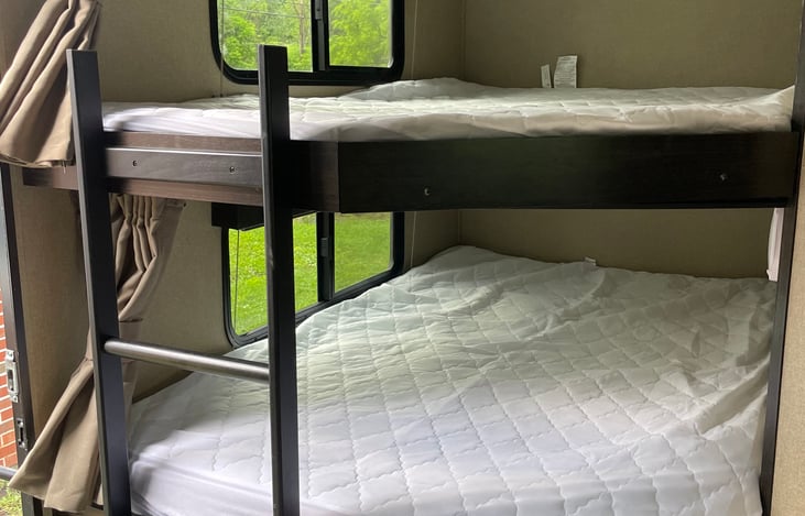 Double size bunk beds