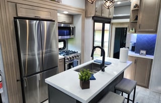 2023 Grand Design Momentum 399TH-R