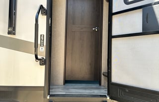 Brand New Glamping 5th Wheel- No Towing Necessary