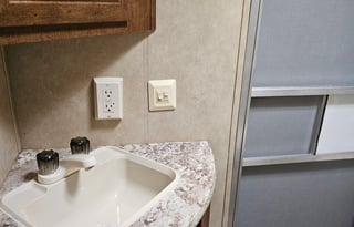 RV - 6 Miles to Bethel Woods set up on sheep farm