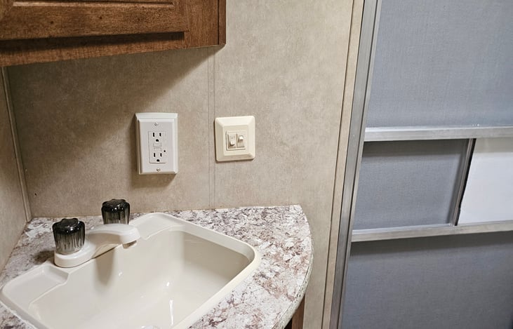 Bathroom with tub, but we have an amazing outdoor hot water shower where you can bath under the trees.
Highly recommended by all our guest!