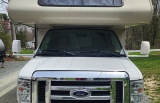 Leprechaun-Pet-Friendly Class C Made for Exploring