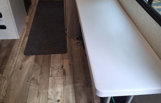 Sleeps 4 PLEASE READ UNDER DESCRIPTION FIRST