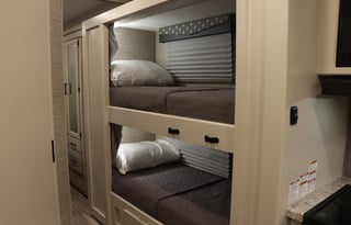 Free WiFi & Dish! The Mackenzie-31' 2023 Thor FE