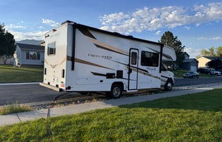 2025 28ft Coachmen 26DS - Sleeps 6
