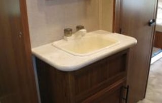 2016 Jayco Melbourne 24K - Easy to Drive