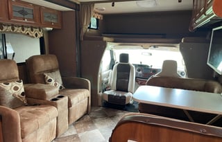 2015 Coachmen RV Leprechaun 317SA Ford 450