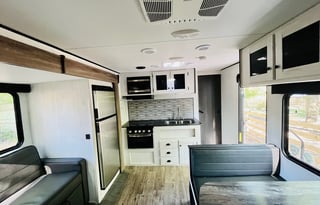 Cozy Bunkhouse | Sleeps 8 | Family+Pet Friendly