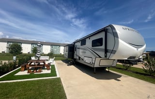 Pet Friendly Local Delivery 2 Bedroom Fifth Wheel