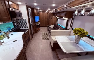 2021 Coachmen RV Encore 325SS