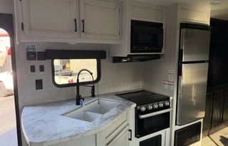 Big Boy Toys & RV Rentals Jayco 284BHS