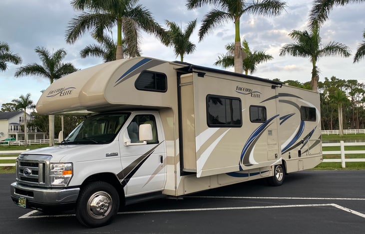 Living area slide out