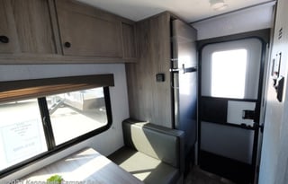 19'! Light! Comfy! Sgl. or Small Family! Delivery!