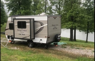 2018 KZ Sportsmen Classic 151RB