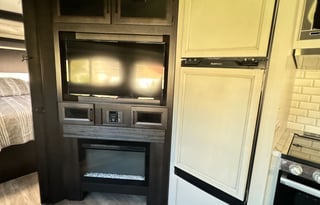 2023 WHITE HAWK - Brand new a fully equipped