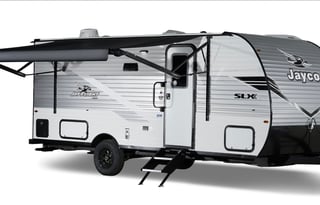 Large 37', 1.5 baths, Wi-Fi, Hot Water, Generator
