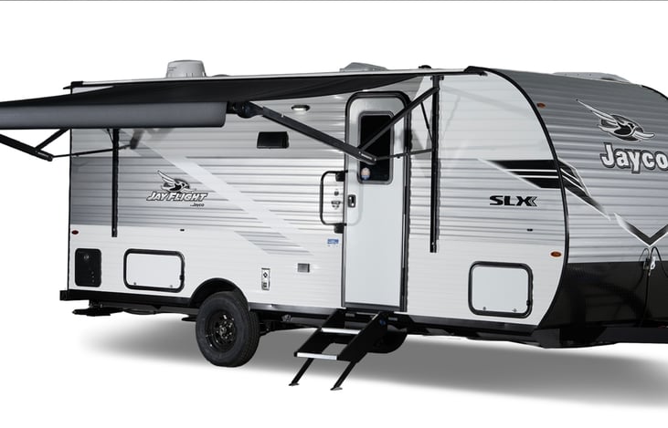 Full retractable awning