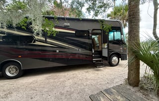 Bon-Bon - The Luxury Getaway RV