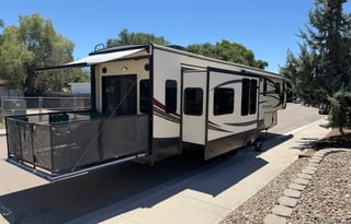 2016 KZ Durango Gold 8 Guests - DELIVERY ONLY