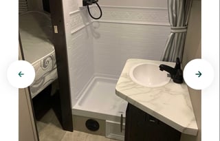 **Grand Design Momentum 31*2 bathrooms!