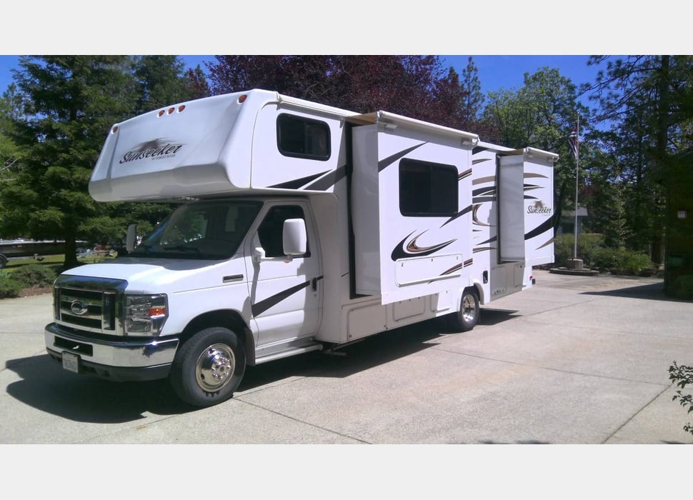Class C Motor Home rentals in Santa Rosa