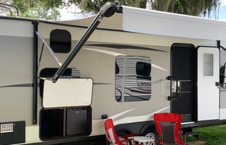 Peak n C Adventures (Pet Friendly with Bunks)