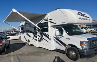 2023 Thor Motor Coach class C 31 feet
