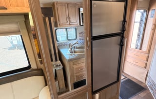 Park Anywhere! Maneuverable B+ Motorhome