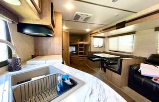 2018 Starcraft Launch Outfitter 27BHU