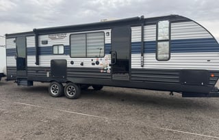 Patrcia 2021 Forest River Grey Wolf ACO1398