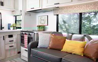 The ULTIMATE Coach - 2023 Sunseeker 3250DSLE