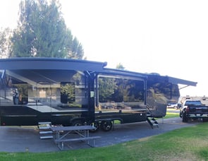 Grand Design Momentum M-Class 395MS