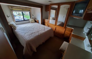 2004 Damon Intruder 3500