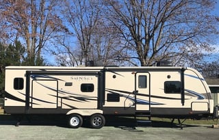 Couples Retreat & Pet Friendly Camper Rental