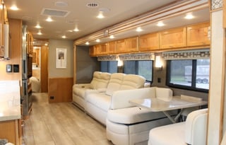 2021 Tiffin Luxury Diesel Pusher - Bath & 1/2!!