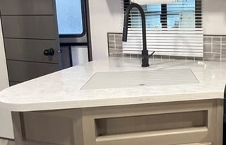 2021 Cruiser Twilight Signature TWS 3300