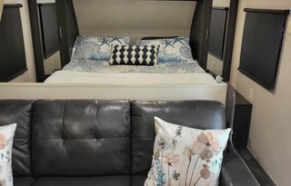 Travelbug Adventures: 2018 Forest River