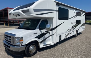 The Cowtown Coach! - AutoLevel, 2 A/Cs, Bunk Model