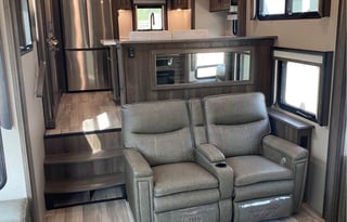 Luxury Rear kitchen Grand Design Solitude