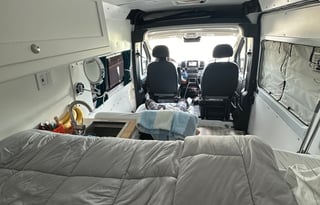 2023 Vast Overland **OFF GRID** SEATS/SLEEPS 4